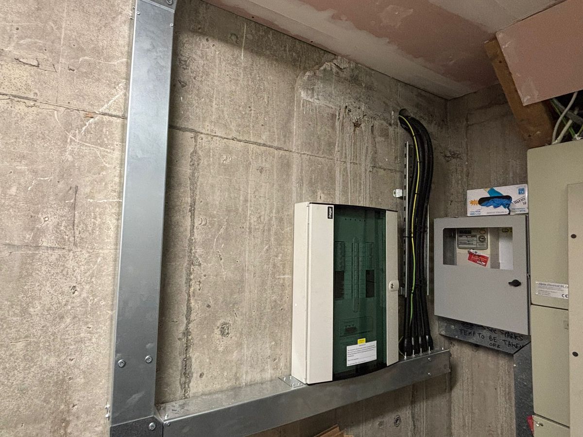 Distribution board installation